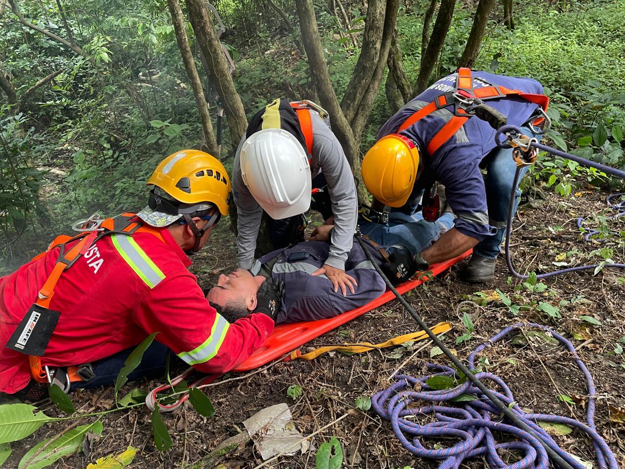 Entrenamiento práctico en respuesta a emergencias Acttura